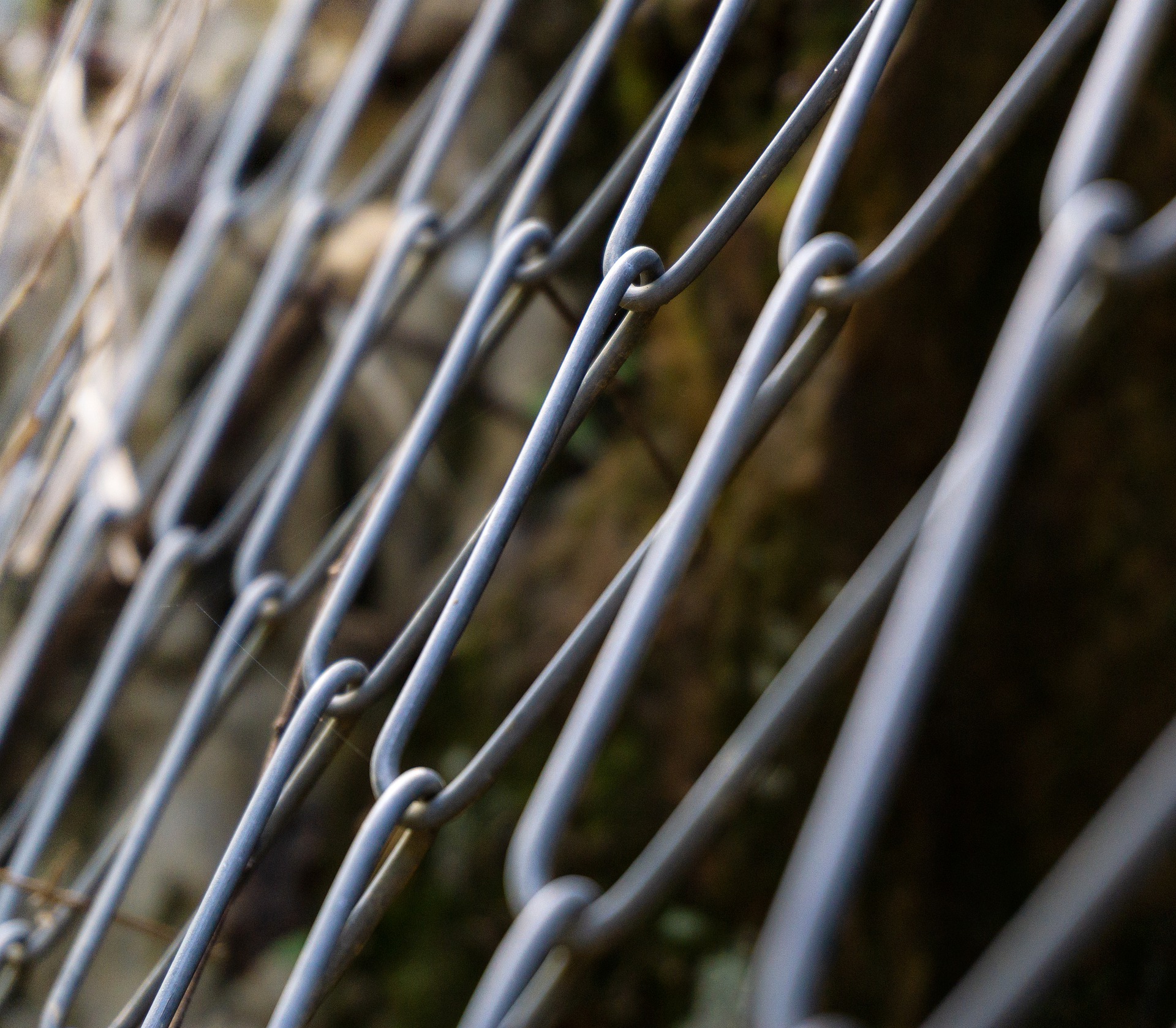 železný plot